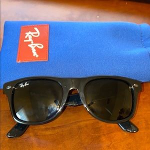 Toddler Ray Ban wayfarer sunglasses